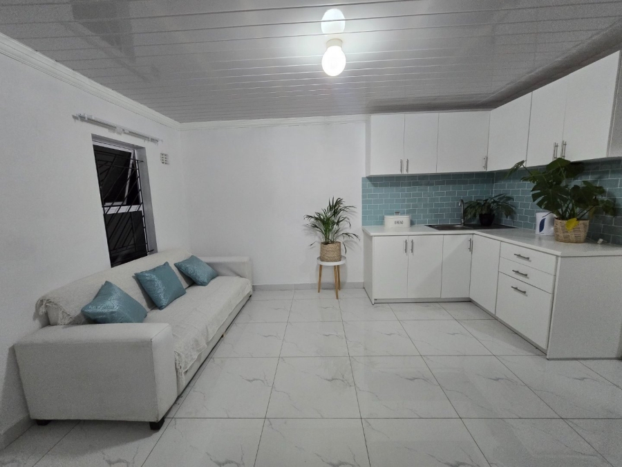 2 Bedroom Property for Sale in Pelican Park Western Cape